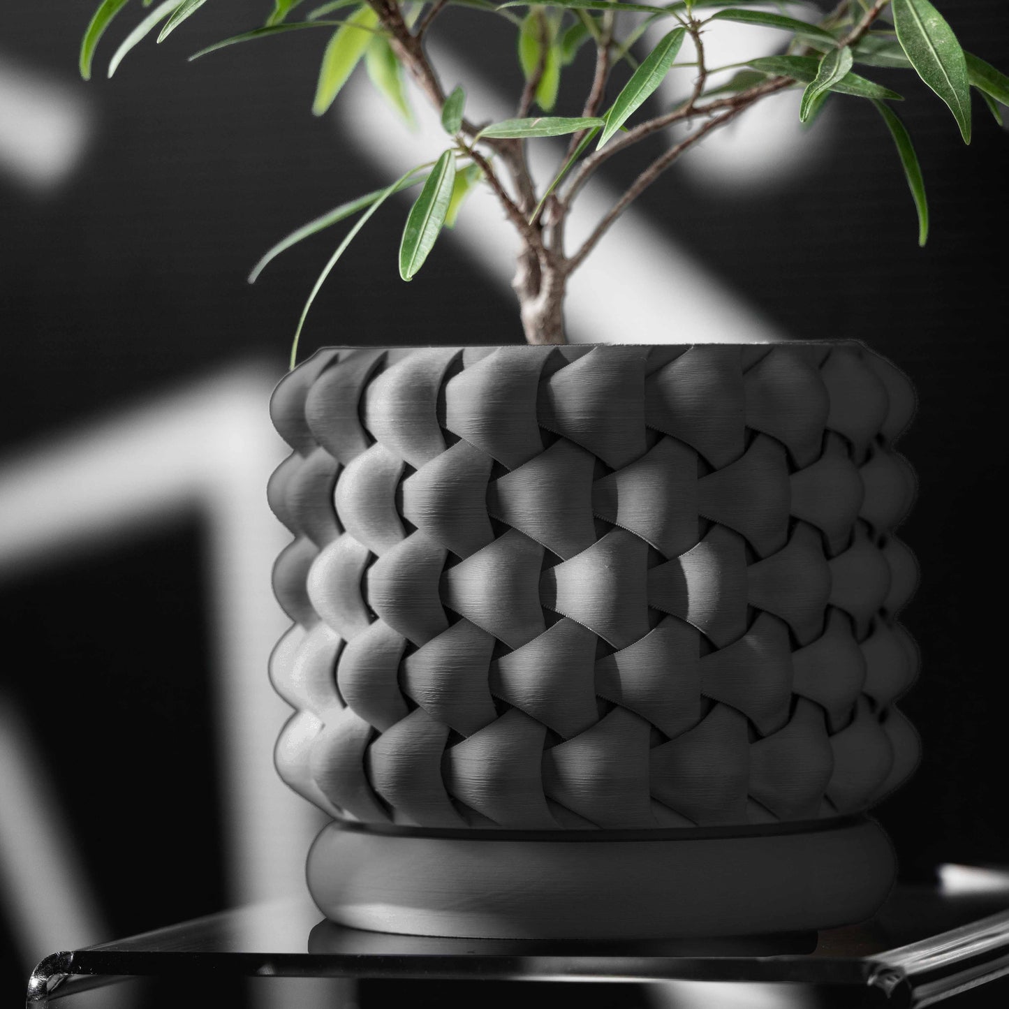 Vaso di design intrecciato in PLA ecologico NERO/GRIGIO