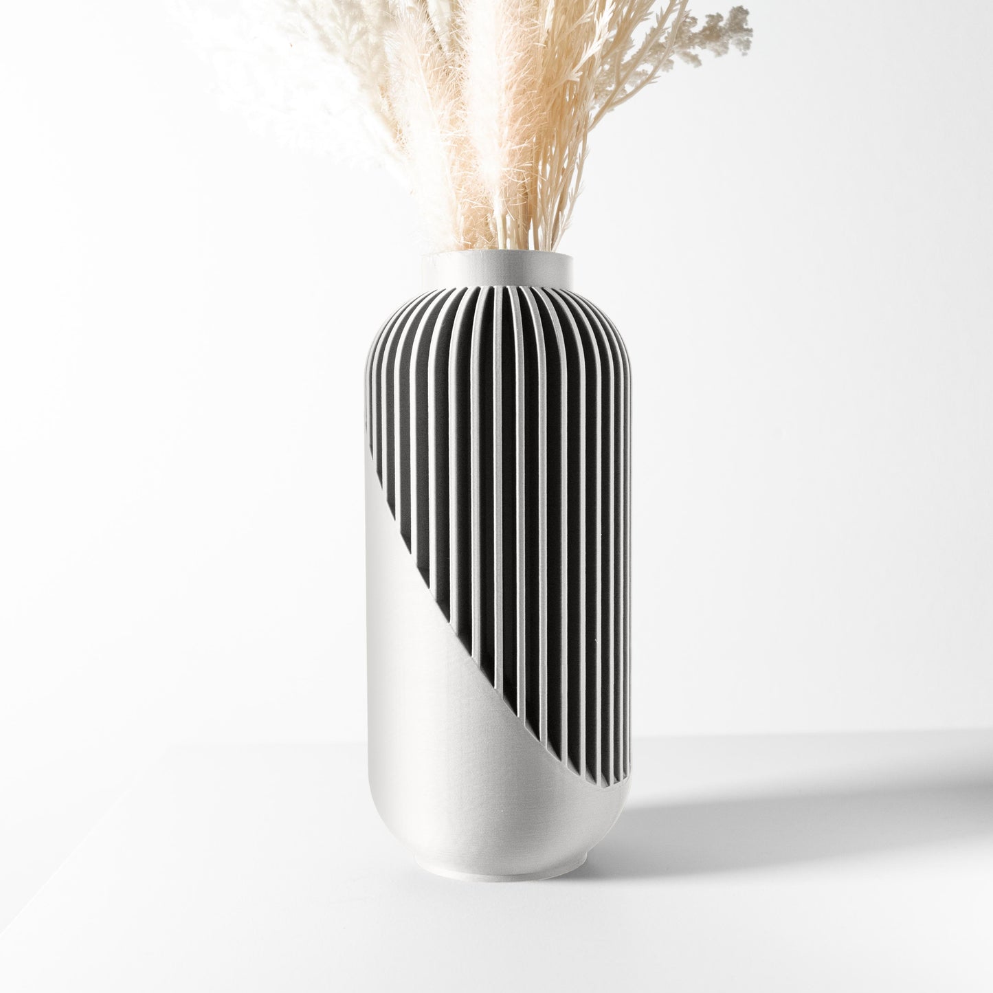 Vaso bianco per ambienti Zen, perfetto per spazi in stile orientale