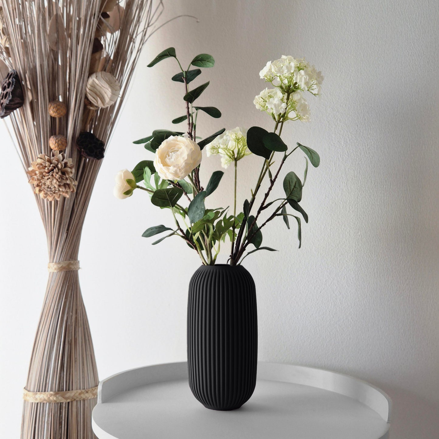 Vaso Kiri nero elegante e moderno per arredare gli ambienti