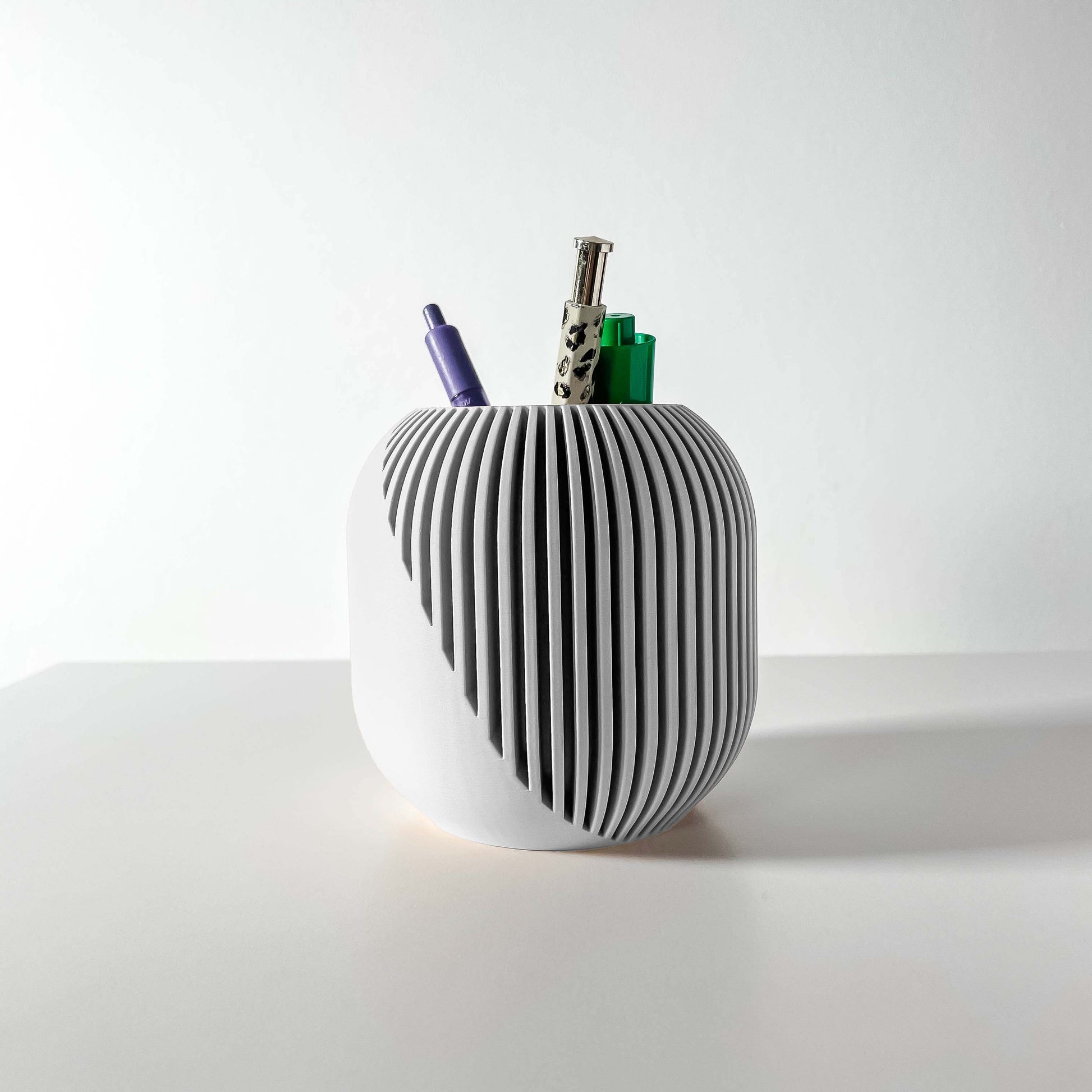 Portapenne moderno bianco di design