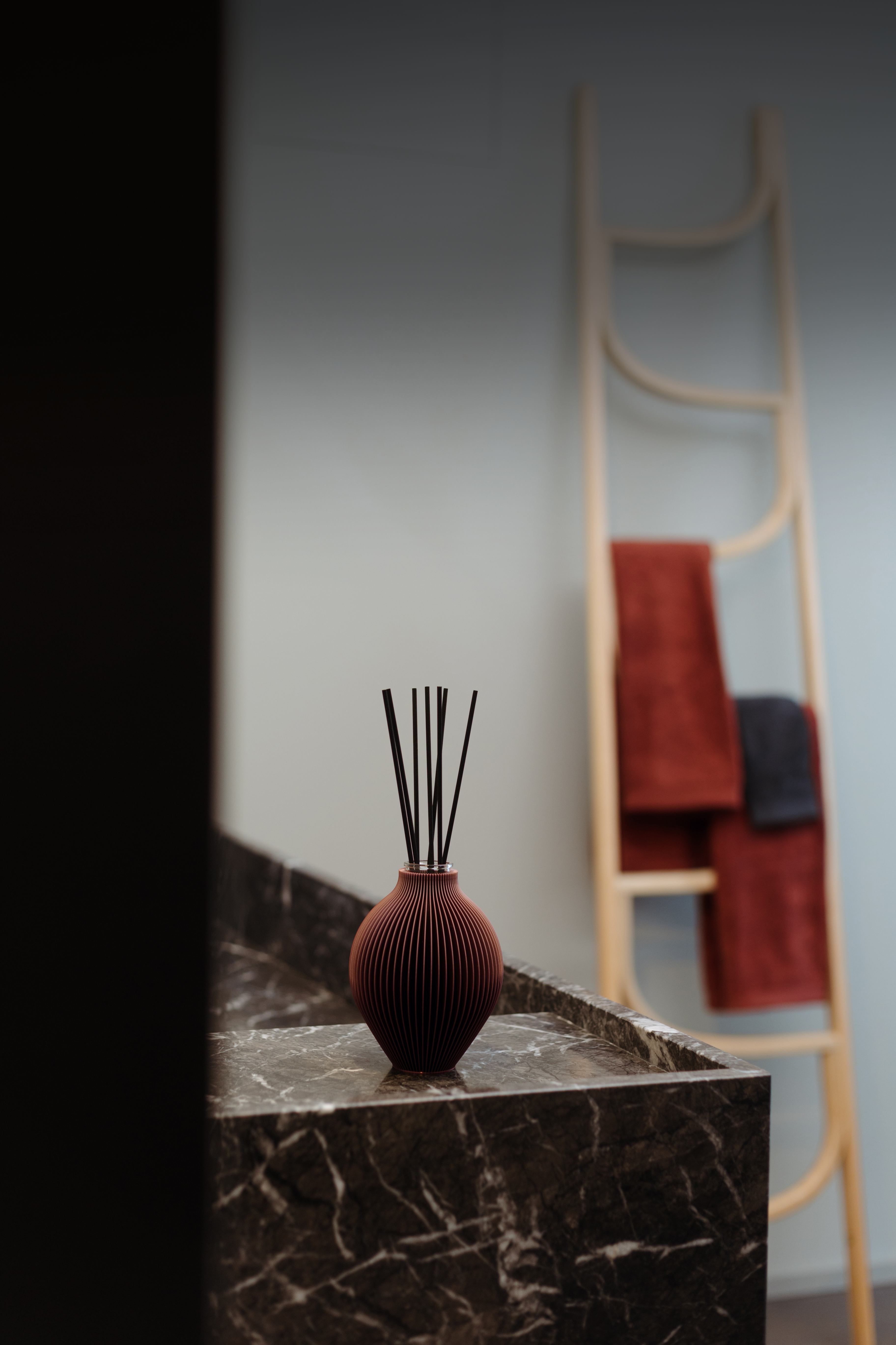 Portaprofumo moderno color rame